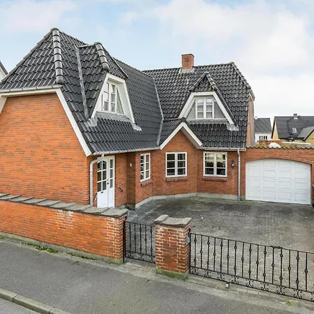 1 Bedroom Front In
